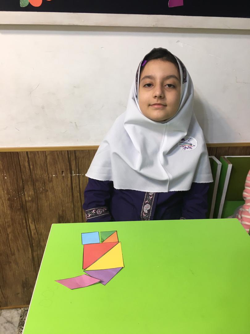 بازی با تانگرام در زنگ ریاضی کلاس سوم